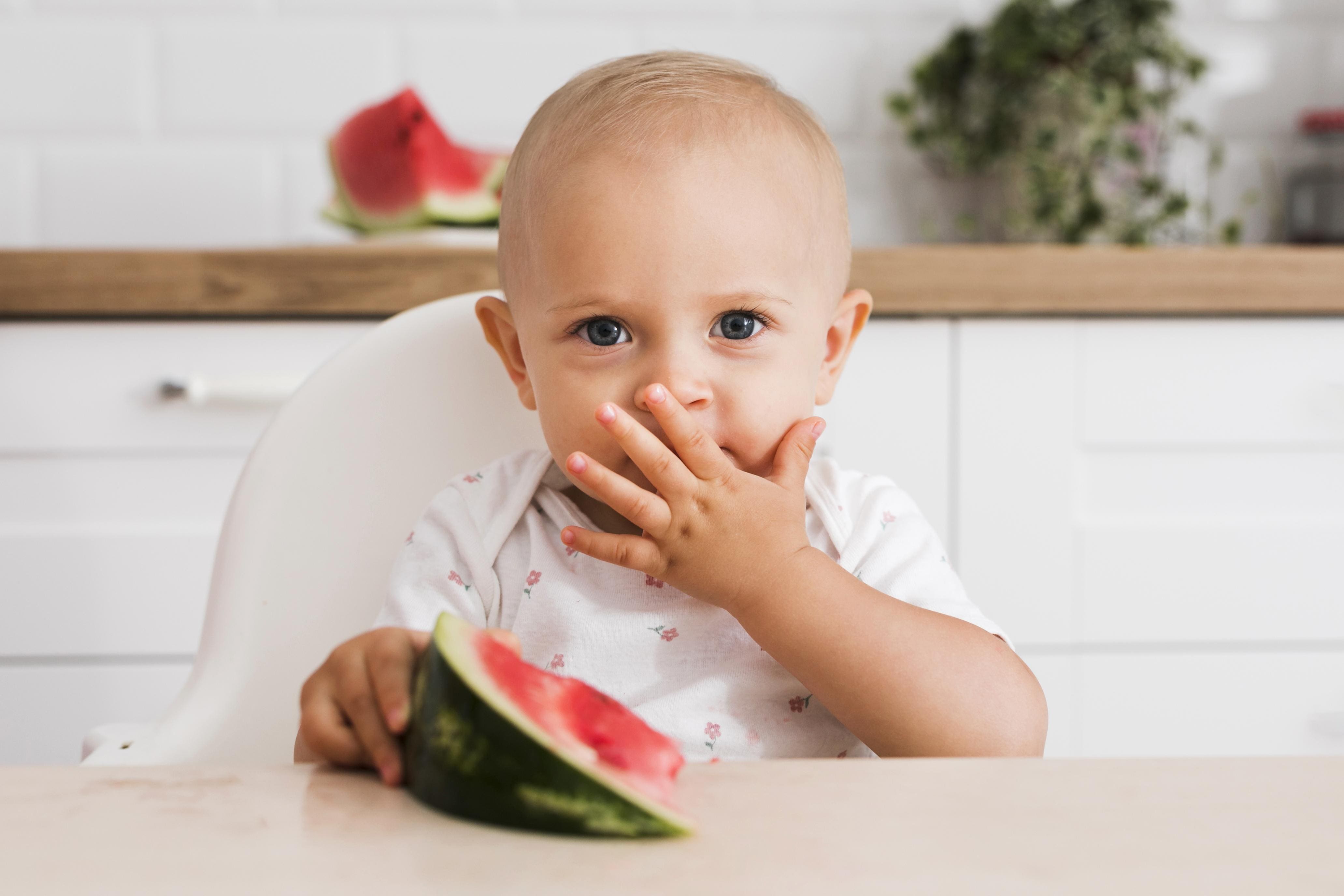 Cuándo y cómo introducir frutas en la dieta del bebé